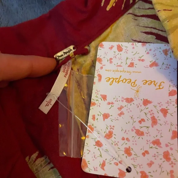 Free People Romper - button down collared shirt , short sleeves. size S - Picture 4 of 6